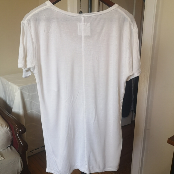3/$20 Threads lightweight short sleeve top - Picture 5 of 5